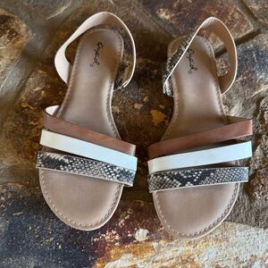 Ladies sandals